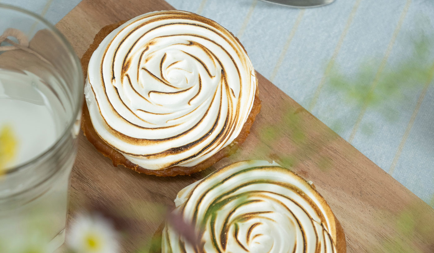 <h3>LEMON TART WITH MERINGUE ON TOP</h3>